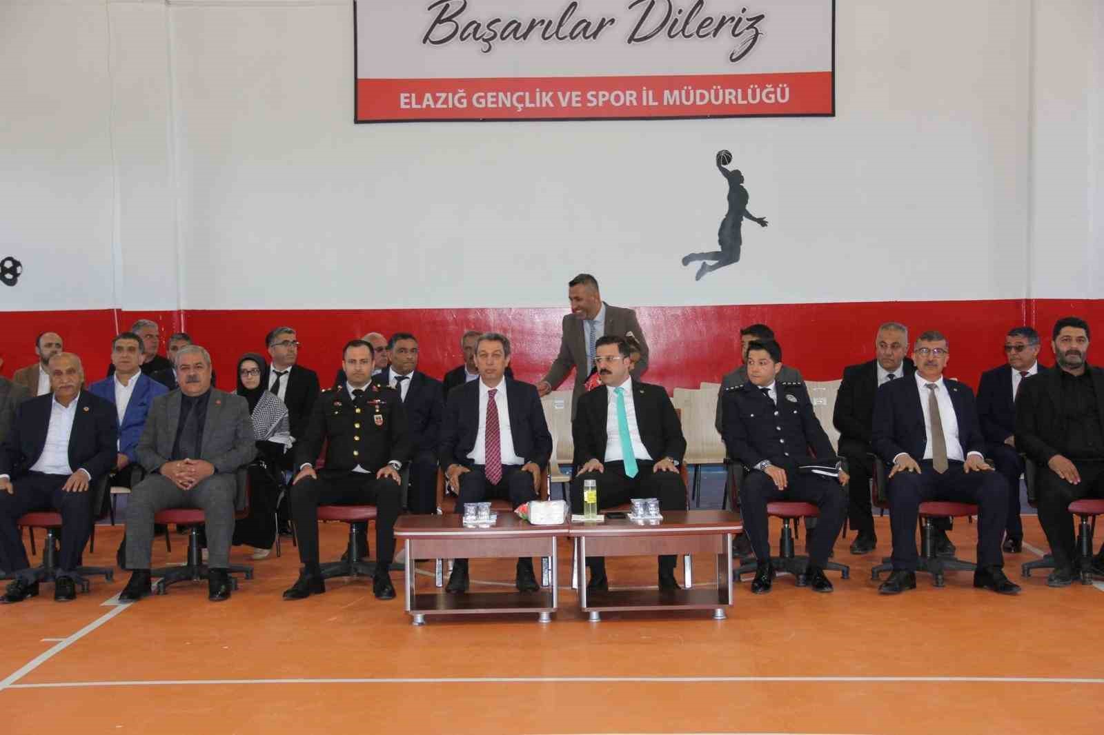 Sivrice&rsquo;de 19 Mayıs Atat&uuml;rk&rsquo;&uuml; Anma Gen&ccedil;lik ve Spor Bayramı kutlandı
