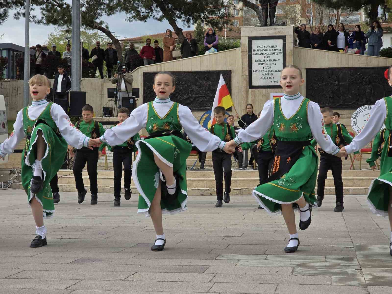 Yozgat’ta Halk Dansları Şenliği ilgiyle karşılandı