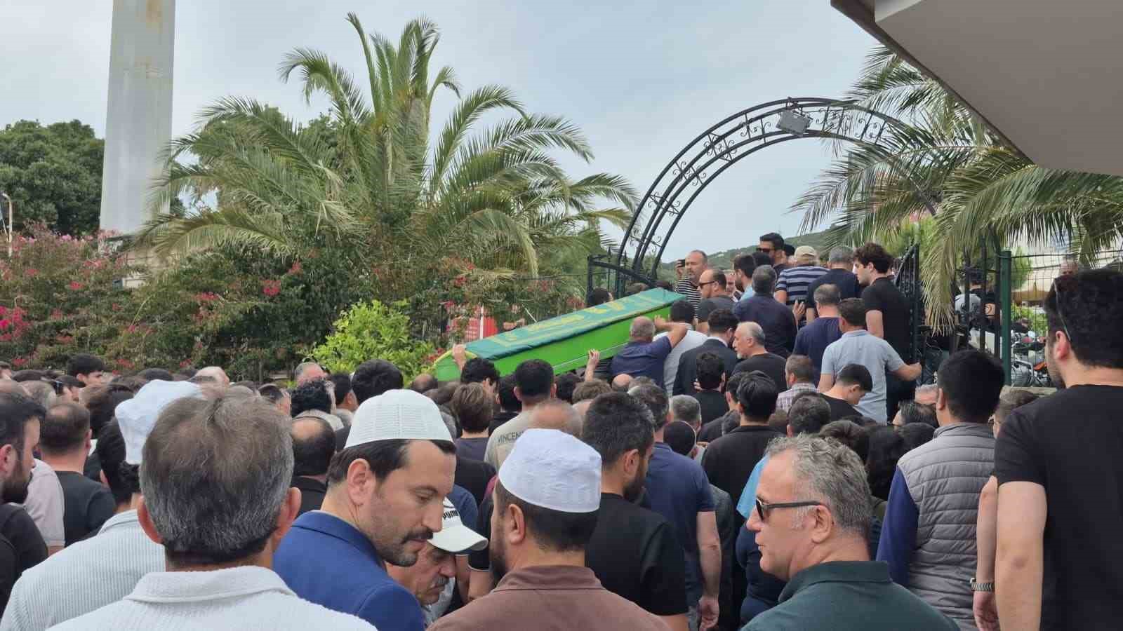 Motosikletin &ccedil;arpması sonucu hayatını kaybeden imam son yolculuğuna uğurlandı
