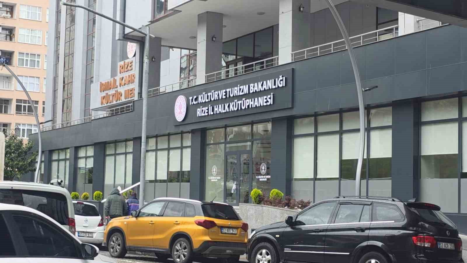 YKS adayları resmi tatilde kütüphane mağduriyeti yaşadı