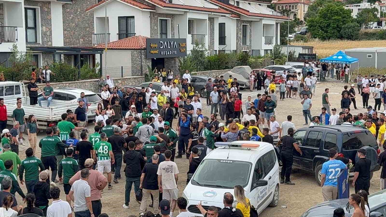 Dat&ccedil;a&rsquo;da 19 Mayıs Atat&uuml;rk Kupası Finali kavgayla sona erdi
