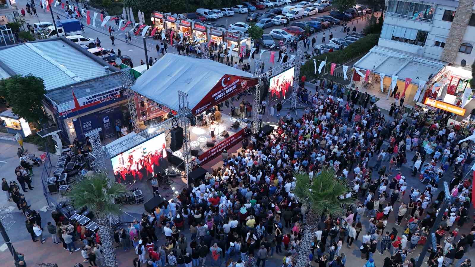 Büyükçekmece’de 19 Mayıs coşkuyla kutlandı