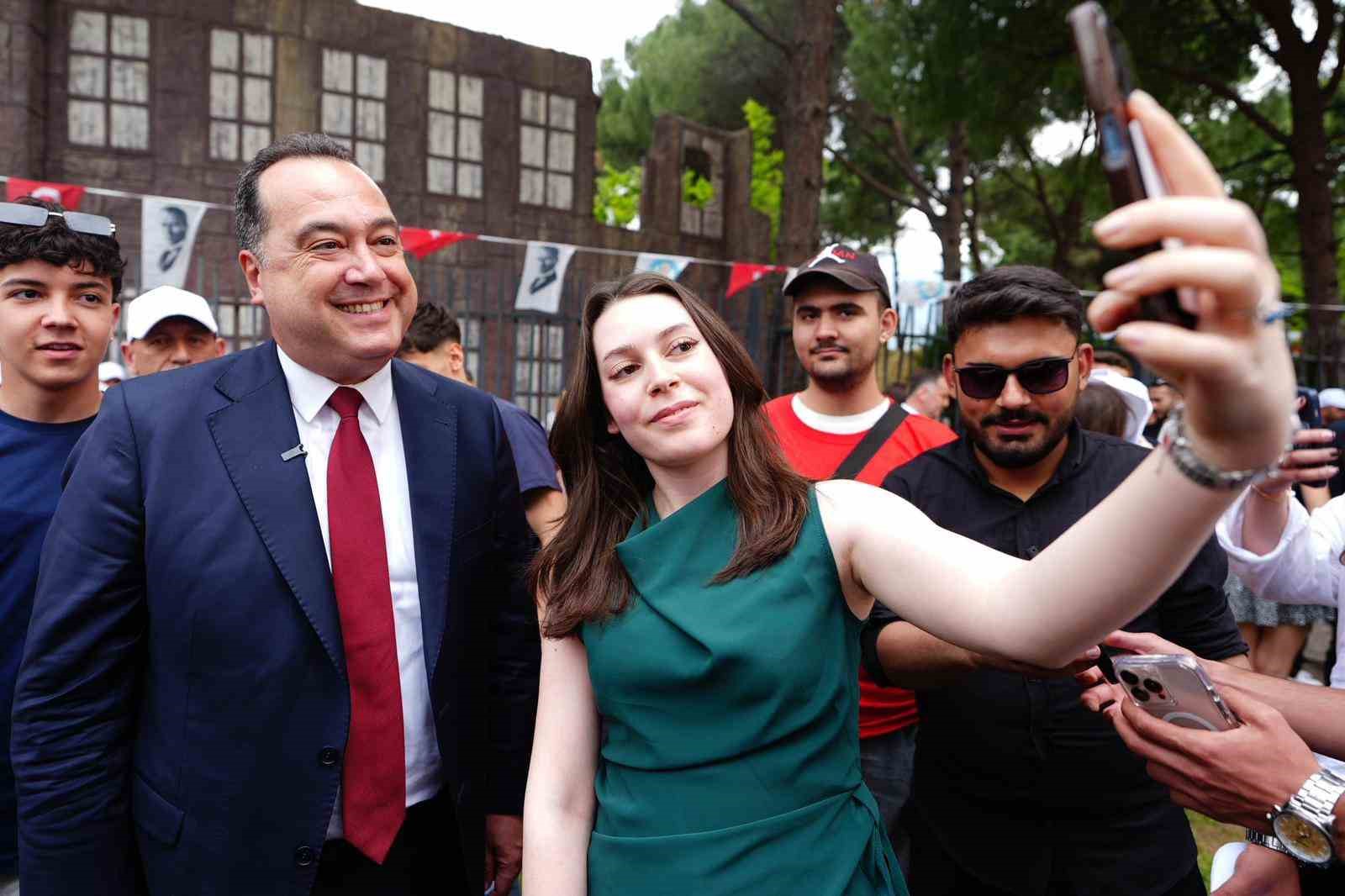 Başkan Dutlulu gençlerle bir araya geldi