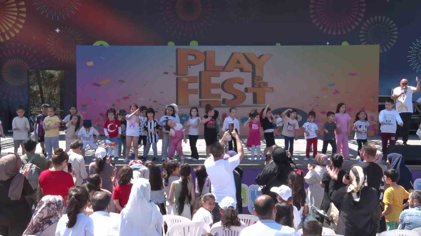 Ümraniye 5. Geleneksel Çocuk Festivali’nde çocuklar doyasıya eğlendi
