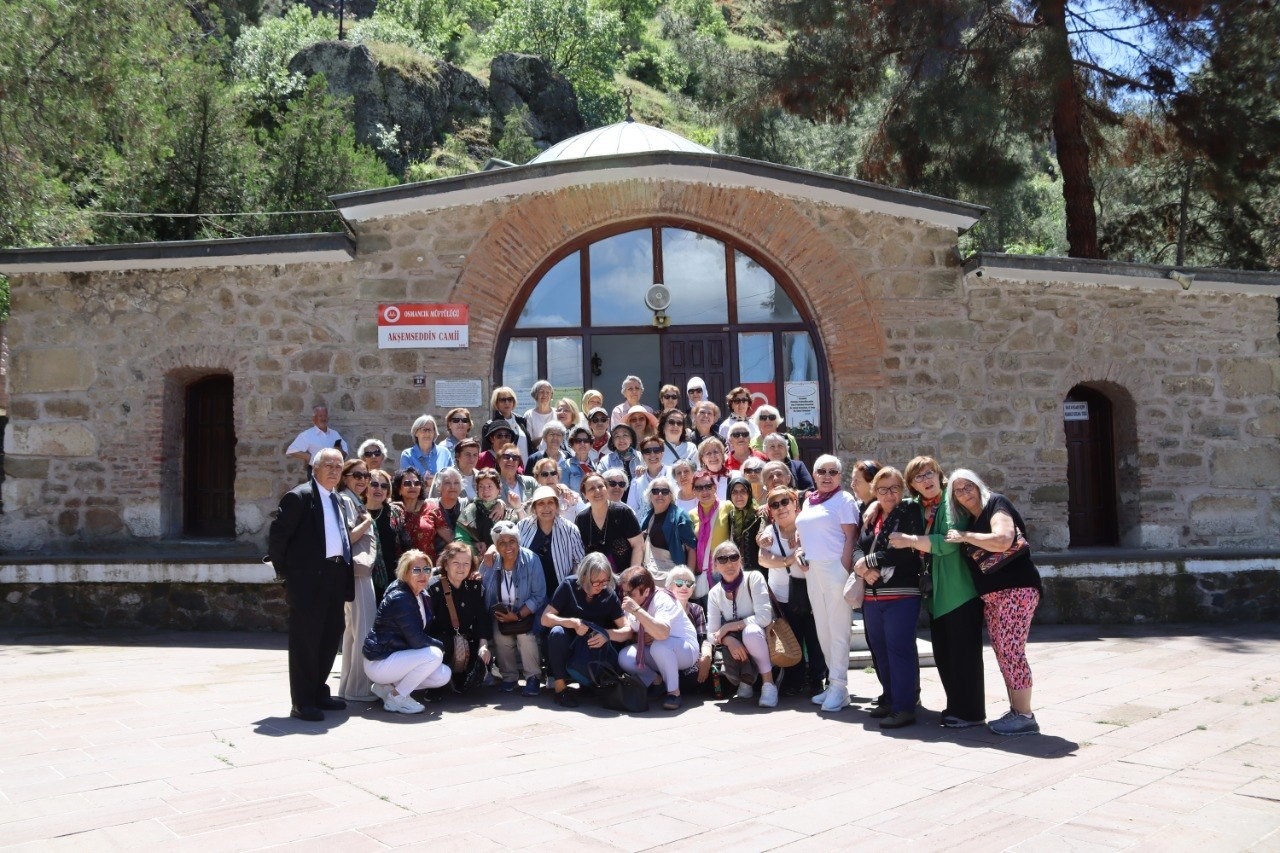Nenehatun mezunları yarım asır sonra "dünyanın merkezi" Çorum’da buluştu