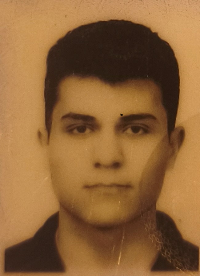 Virajı alamayan motosiklet ref&uuml;je &ccedil;arptı: 18 yaşındaki gen&ccedil; hayatını kaybetti
