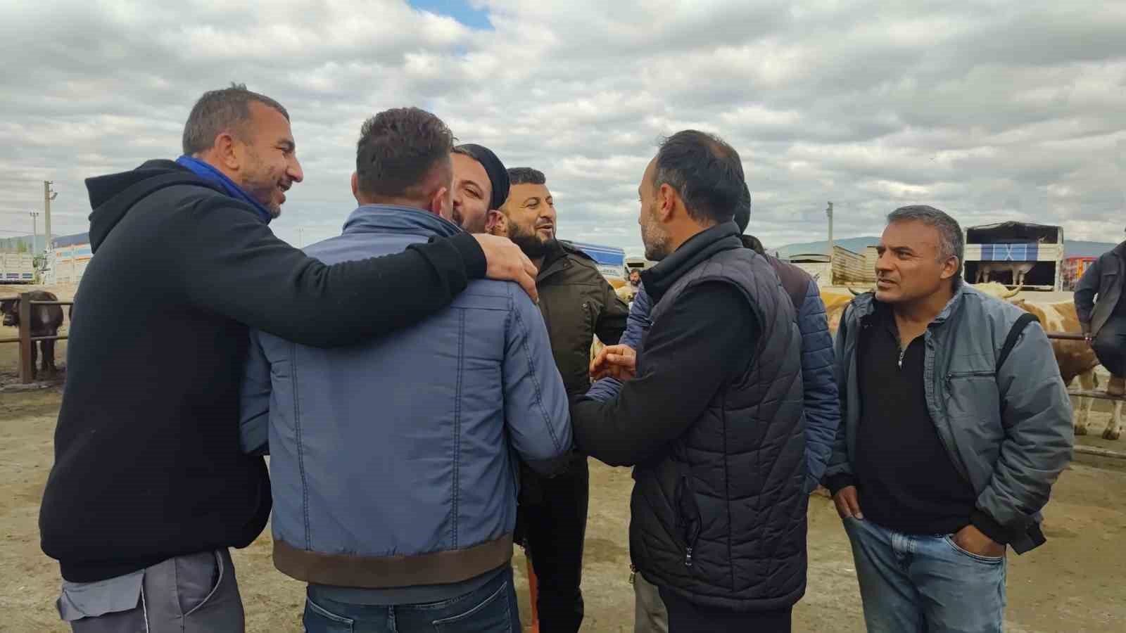 Türkiye’nin en büyük hayvan pazarlarından Şarkışla’da bayram öncesi yoğunluk arttı
