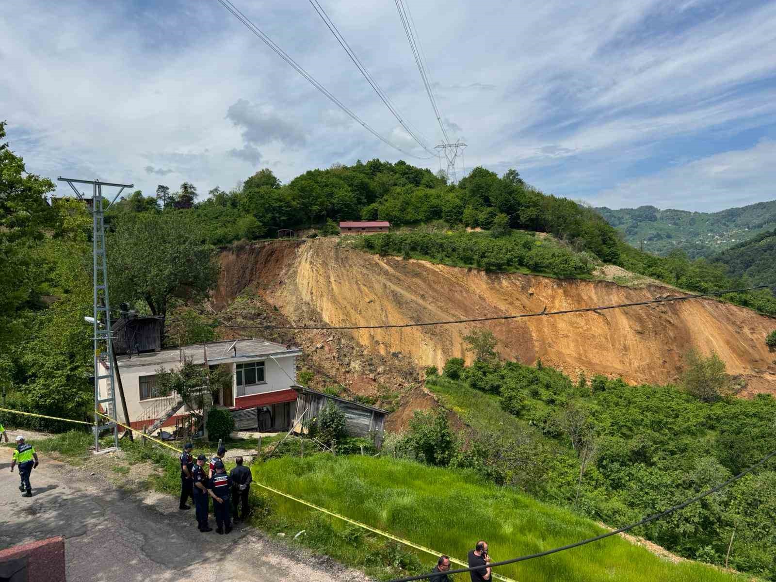 Ordu’da heyelan: O anlar kamerada
