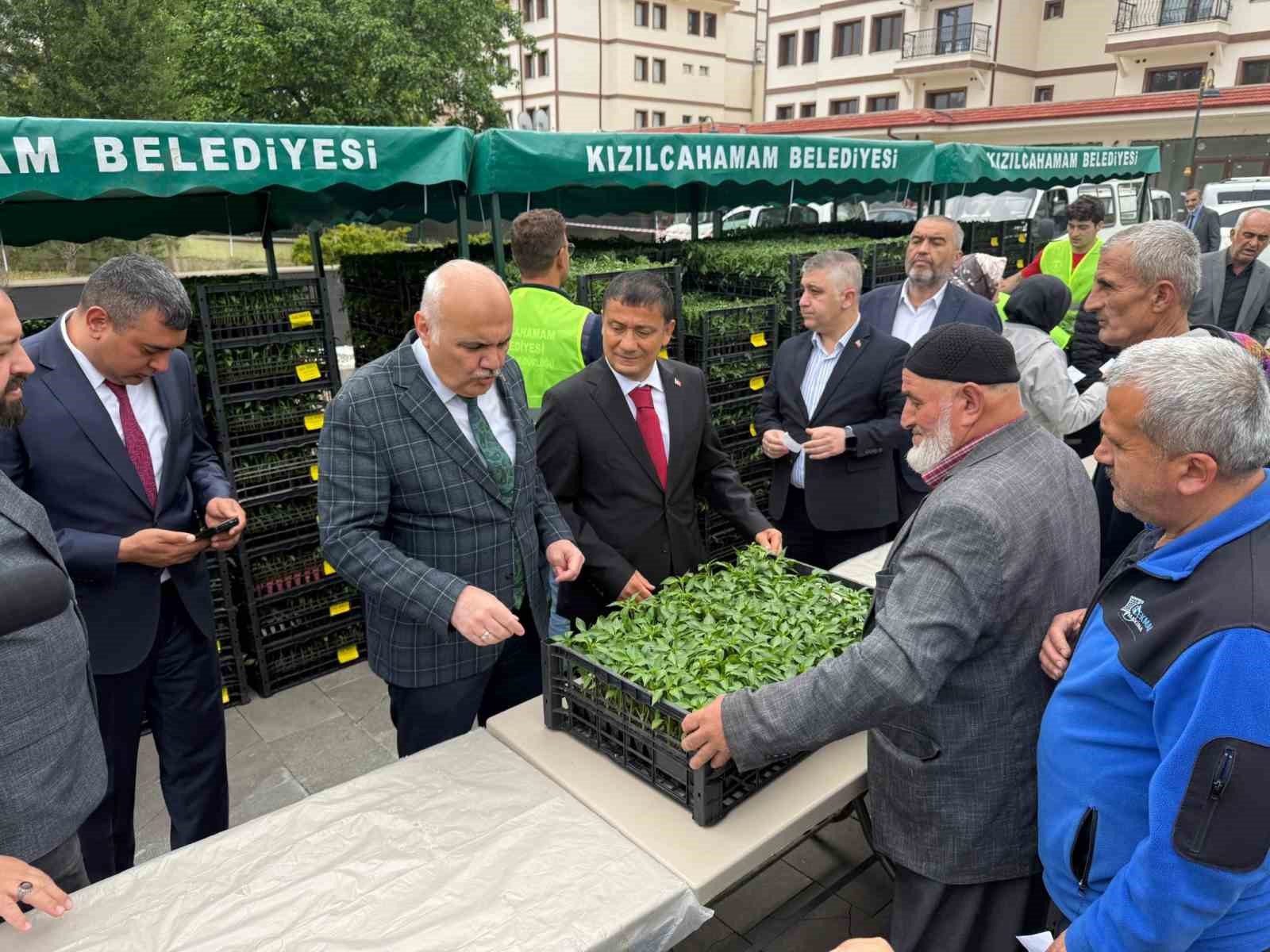 Kızılcahamam’da üreticilere 1 milyon 748 bin sebze fidesi dağıtıldı