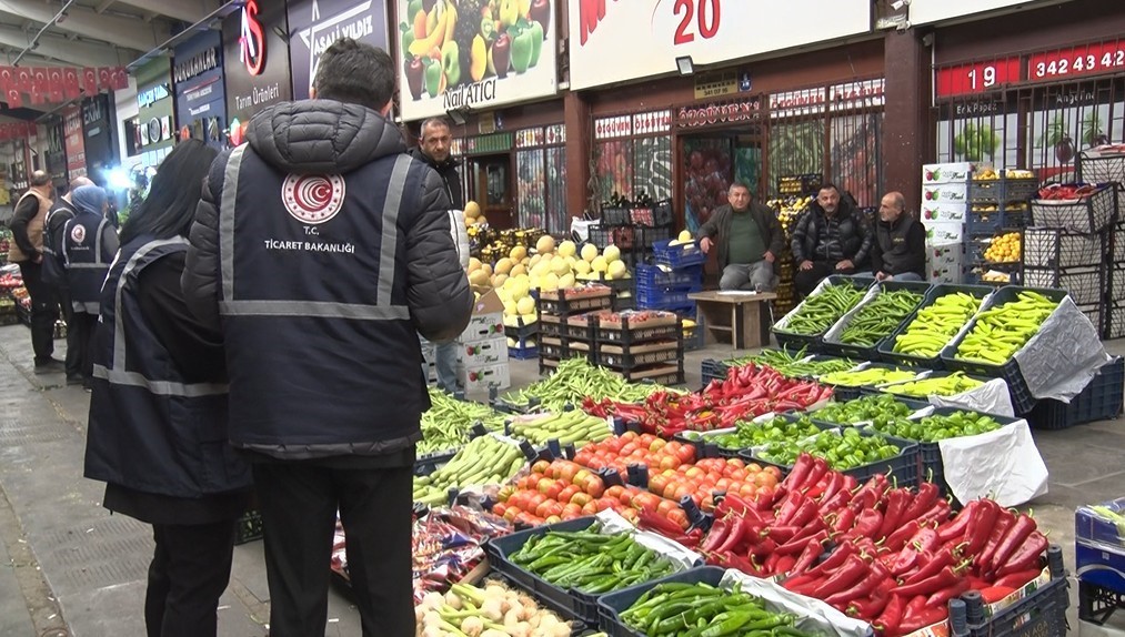 Ankara&rsquo;da otob&uuml;s firmalarına ve sebze hallerine sıkı denetim
