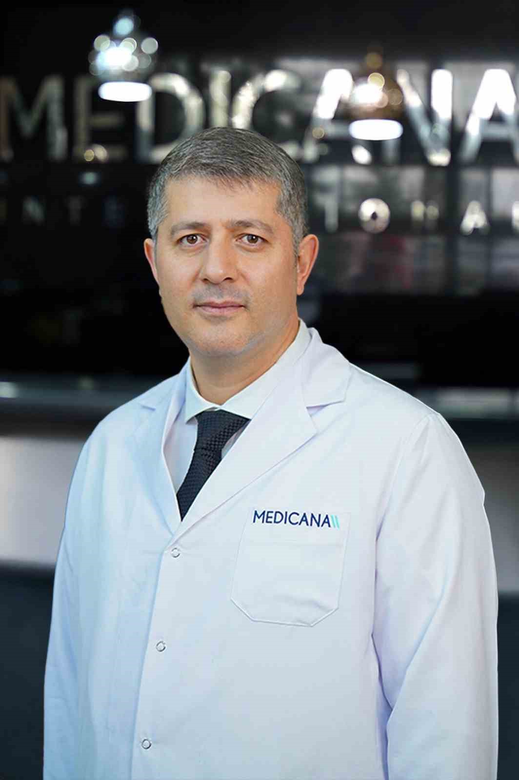 Uzmanından uyarı: "G&ouml;z yorgunluğu, &ccedil;ift g&ouml;rme, bulanık g&ouml;rme gibi şikayetlerin altında yatan neden beyincik sarkması olabilir"
