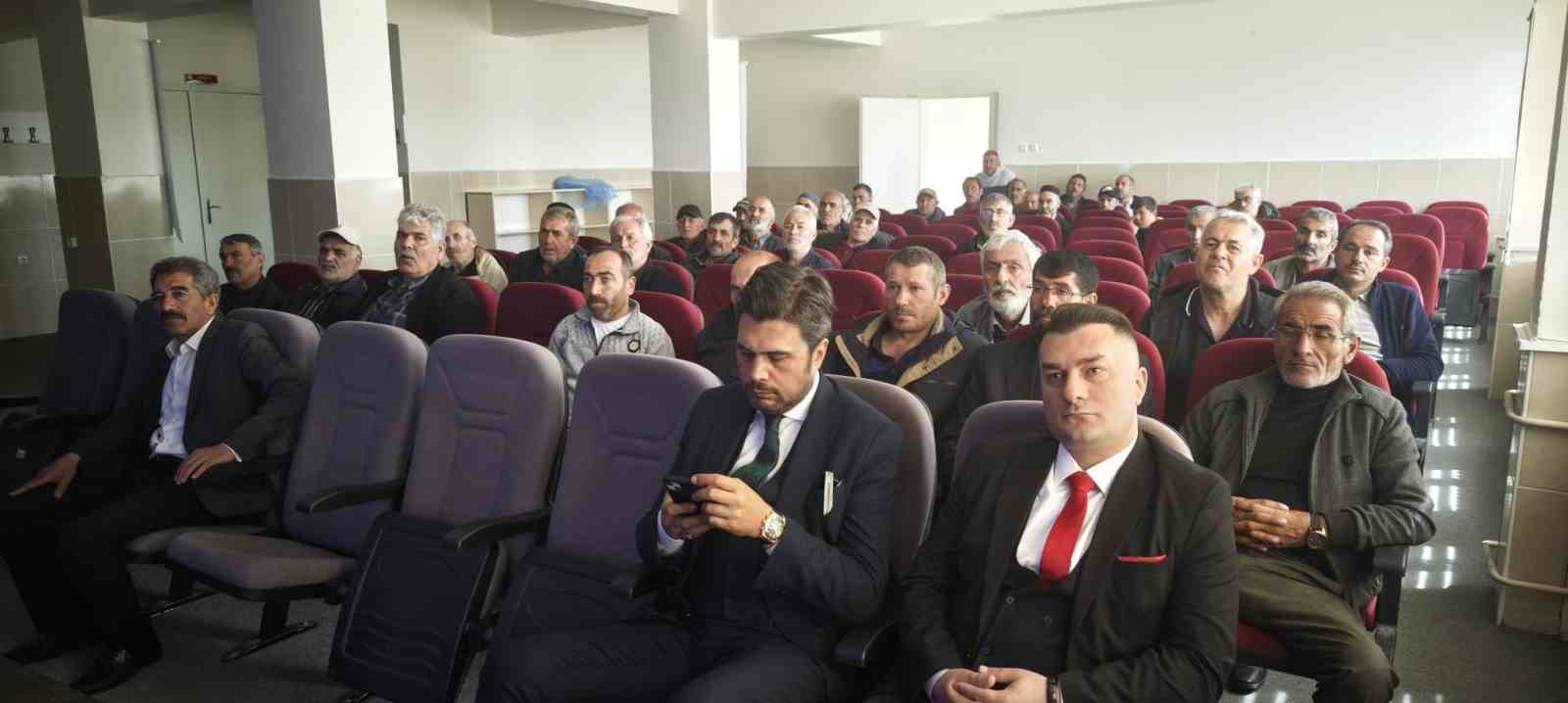 Aşkale&rsquo;de arıcılığa b&uuml;y&uuml;k destek: 50 &uuml;reticiye hibeli kovan dağıtıldı
