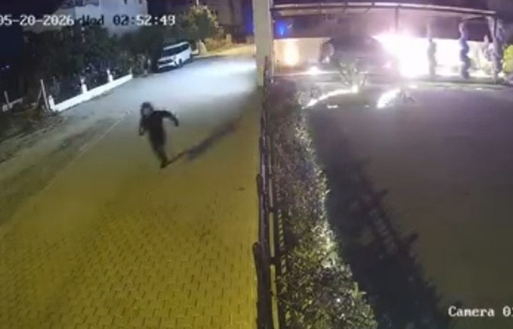 Lüks aracı böyle kundakladılar