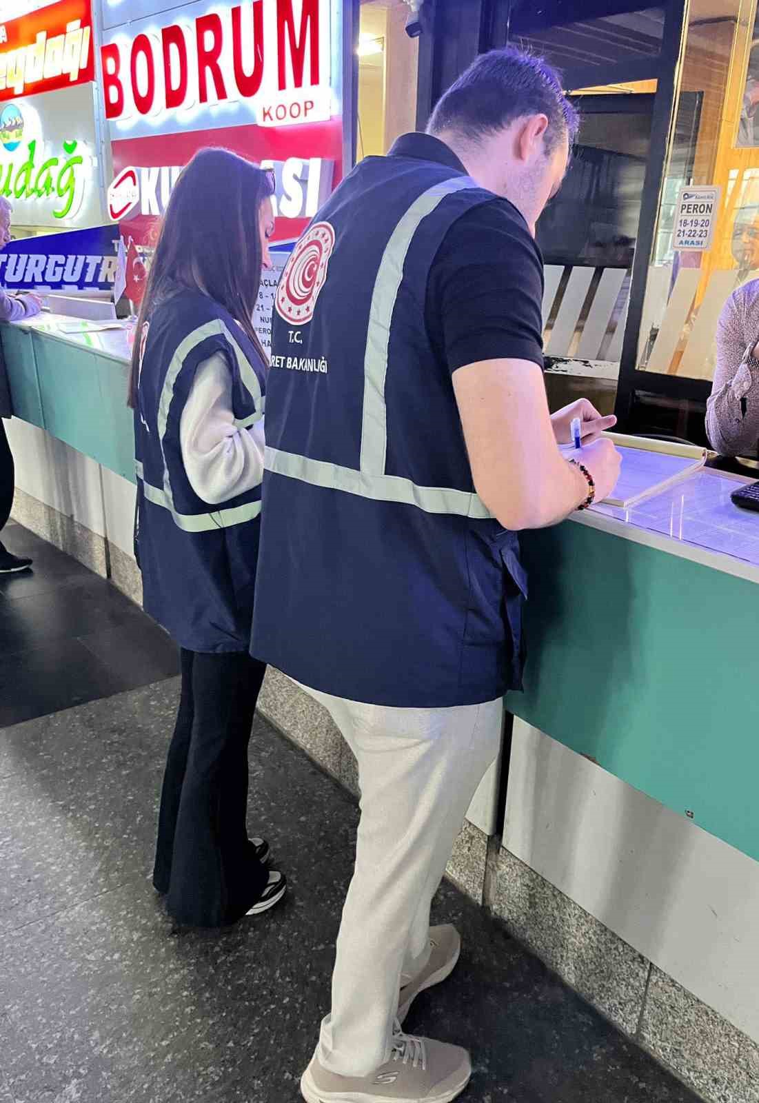 İzmir Otogarı’nda bayram denetimleri sürüyor