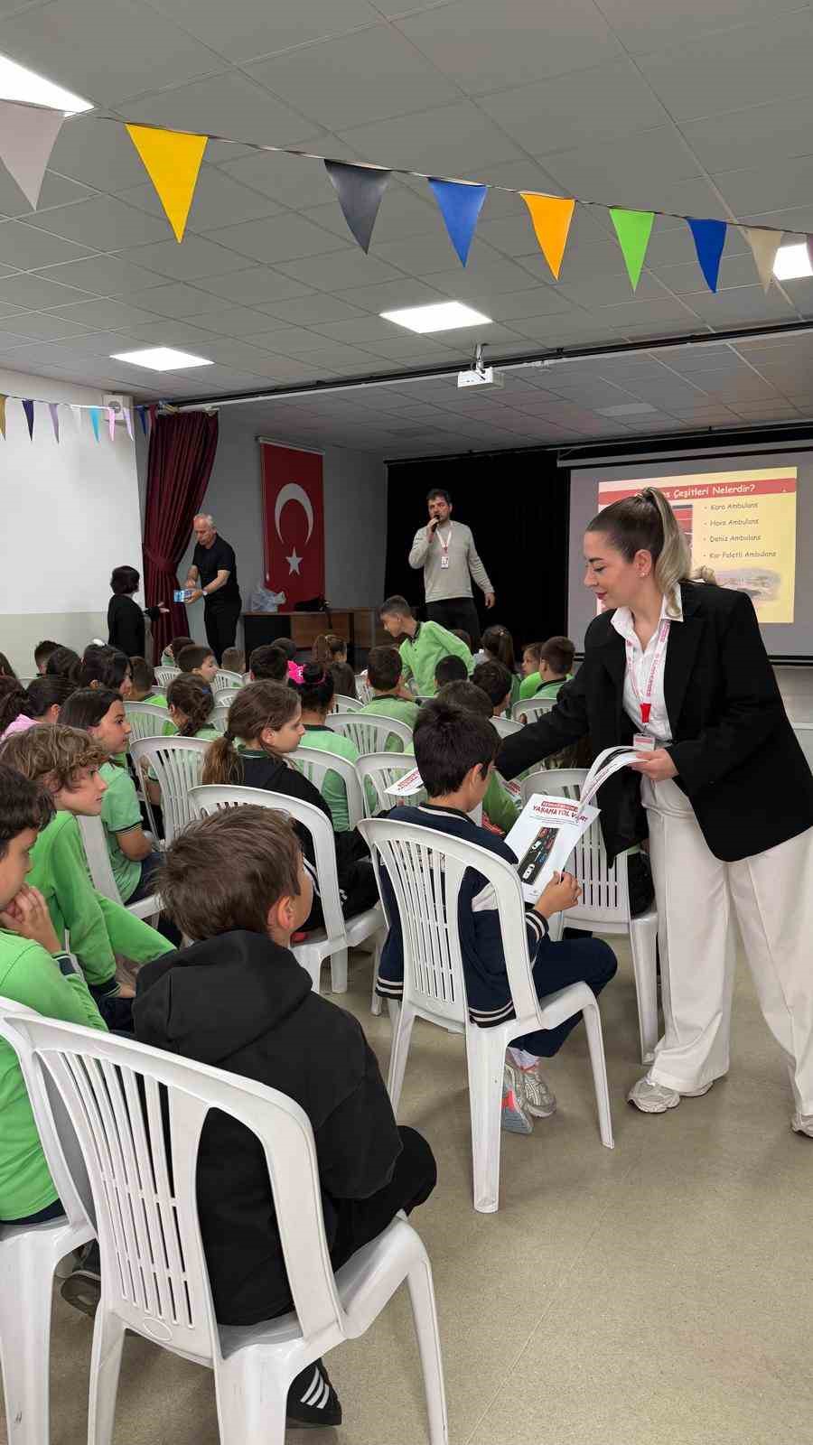 Trafik ve ilkyardım haftası çeşitli etkinliklerle kutlandı