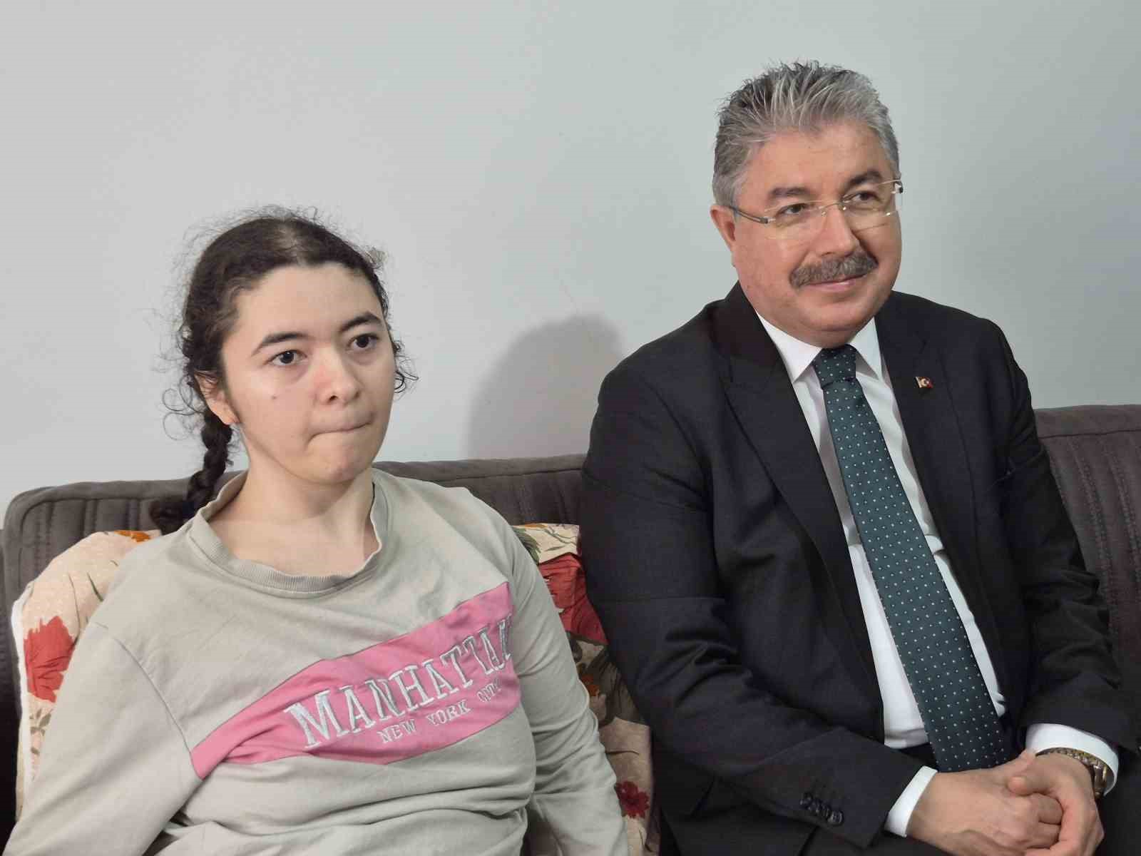 Yatağa bağımlı engelli vatandaşa Vali Yılmaz’dan ziyaret