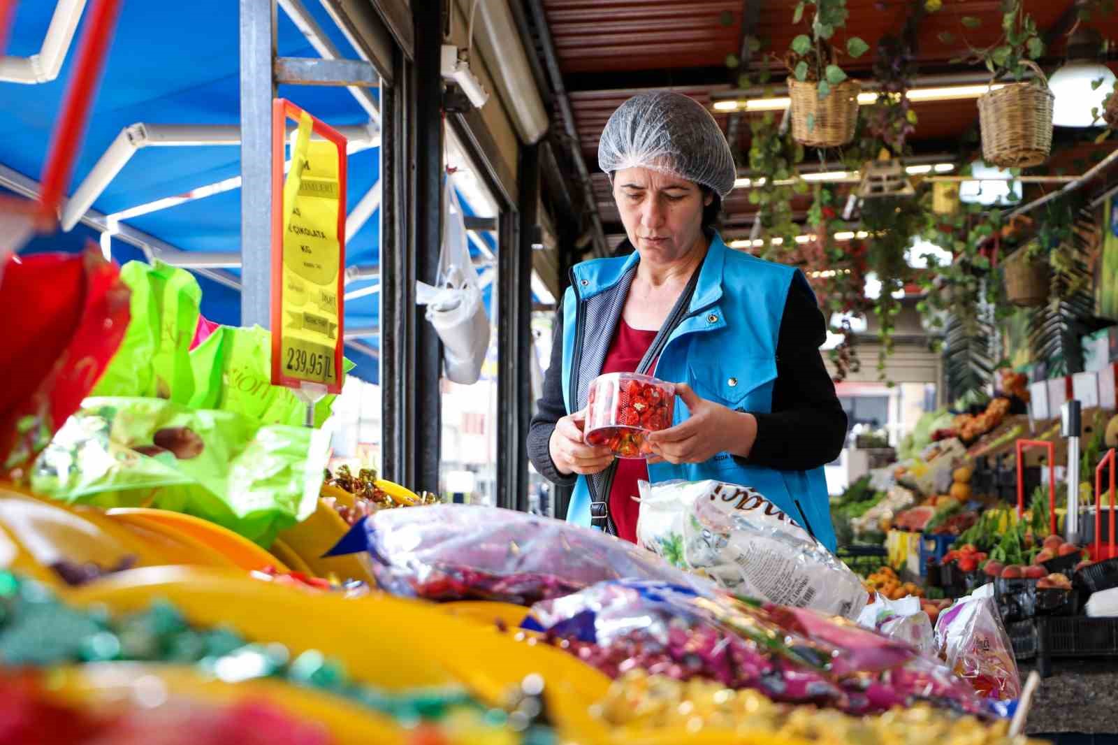 Diyarbakır&rsquo;da bayram &ouml;ncesi tatlı, şekerleme ve marketlere gıda denetimi
