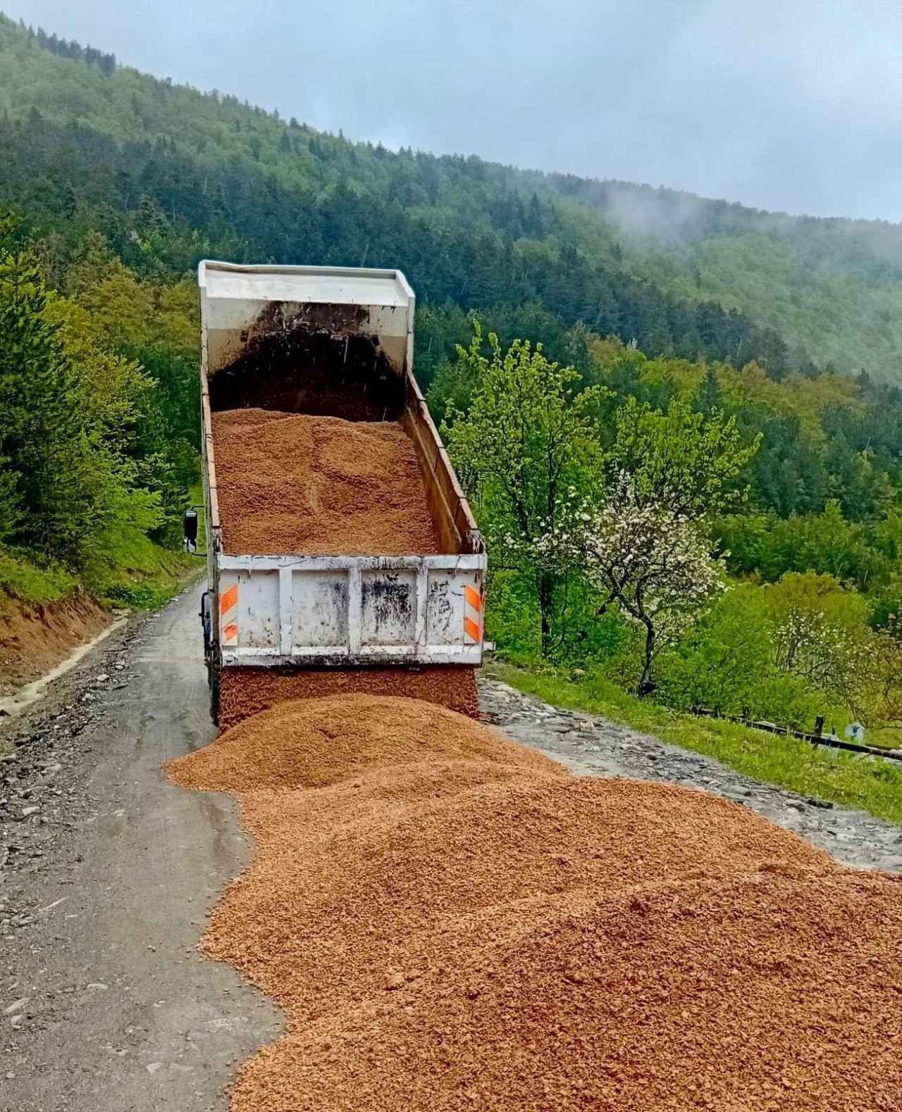 Sinop’ta köylerde yol iyileştirme çalışmaları