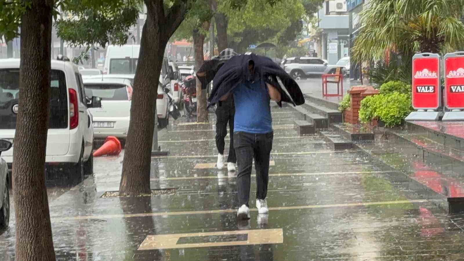 Gaziantep’te sağanak etkili oldu