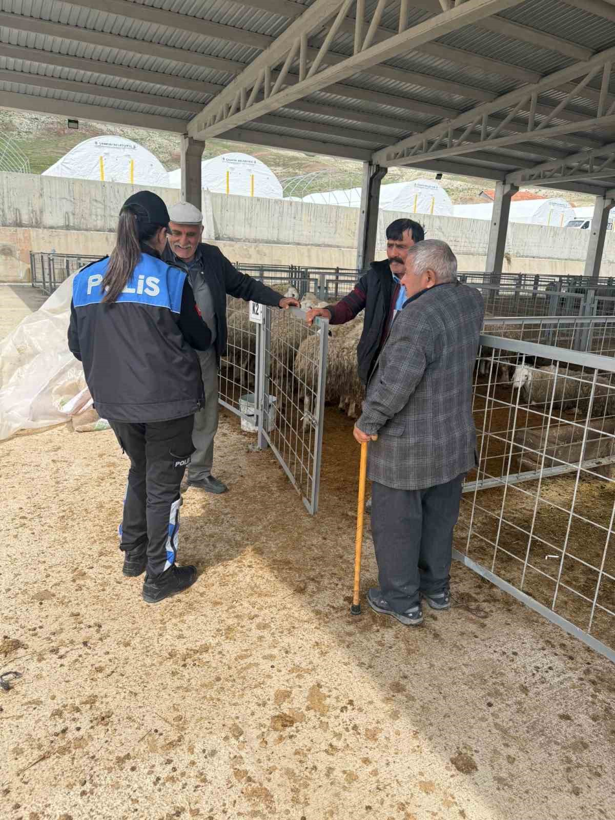 Emniyetten hayvan pazarında sahte para uyarısı