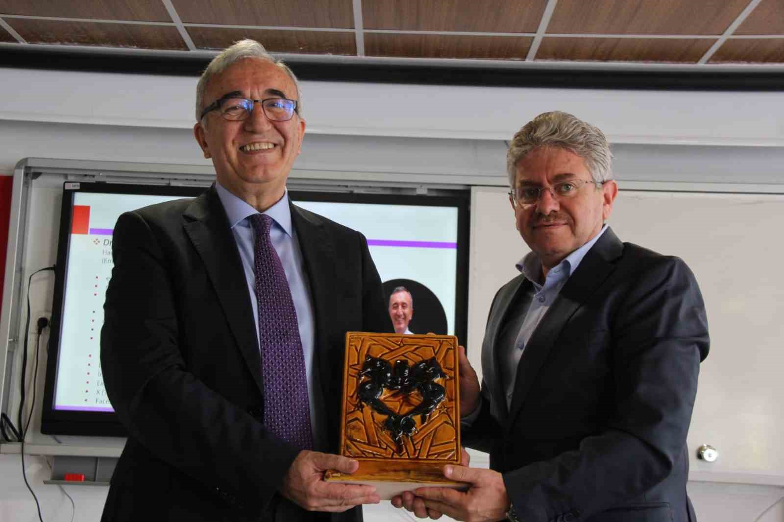 Cizre’de "Anne Baba Okulu" konferansı