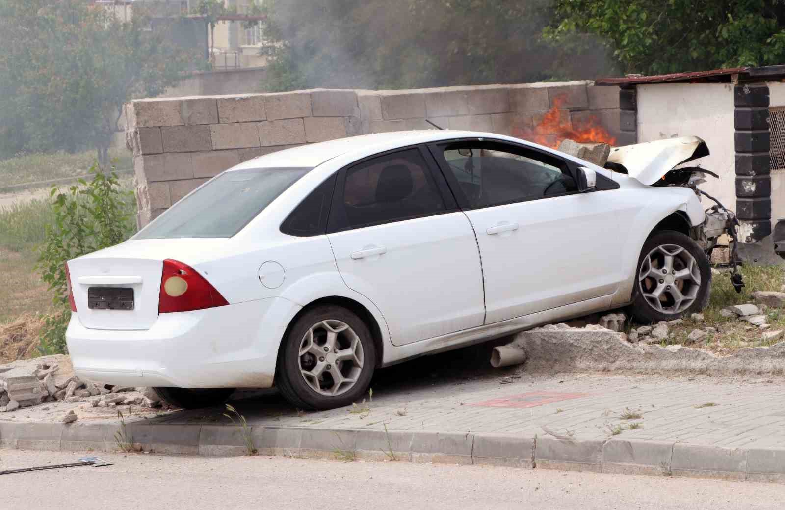 Kırıkkale’de kaza sonrası otomobil yandı