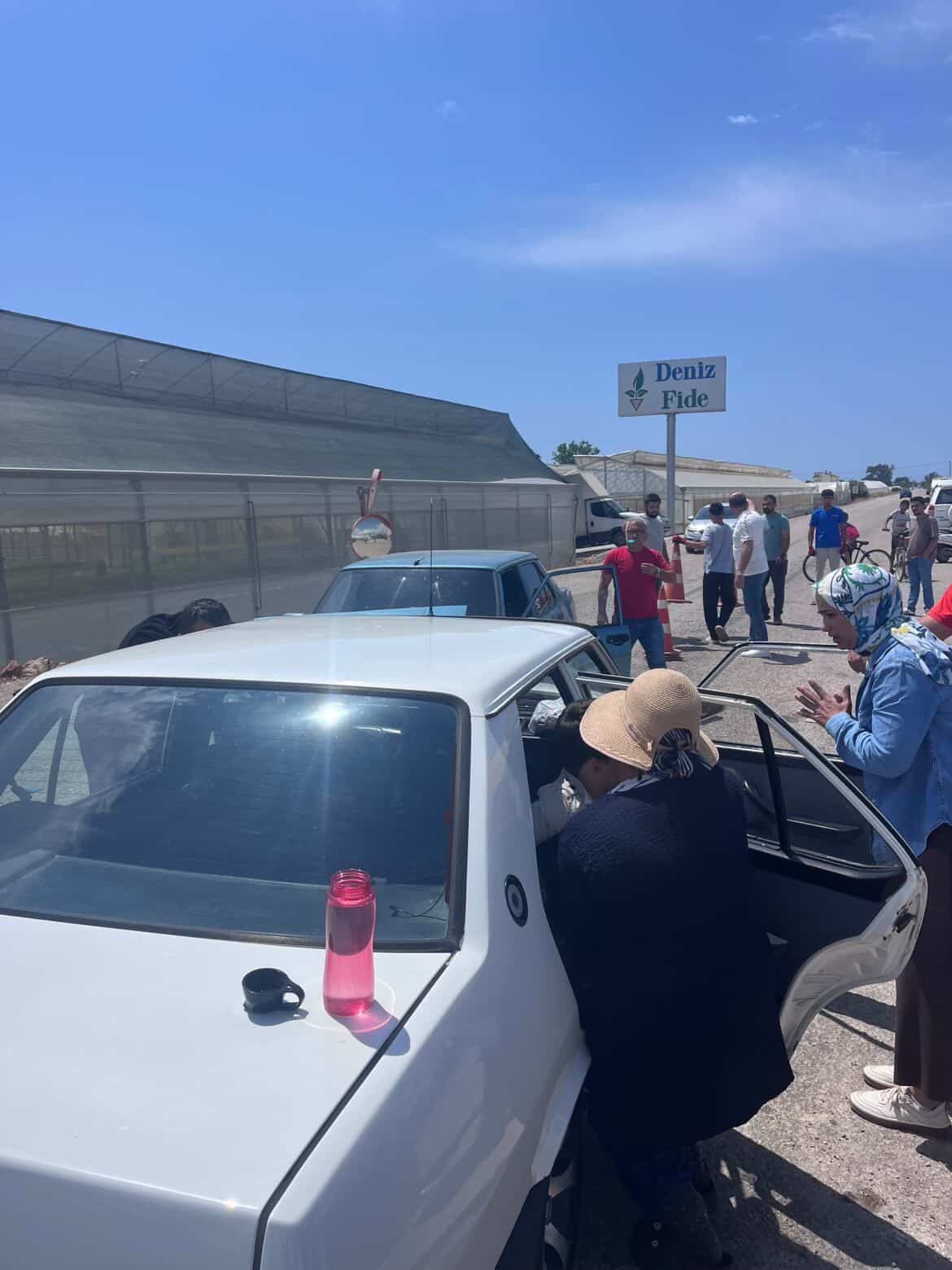Antalya&rsquo;da iki Tofaş kafa kafaya &ccedil;arpıştı: 4 yaralı
