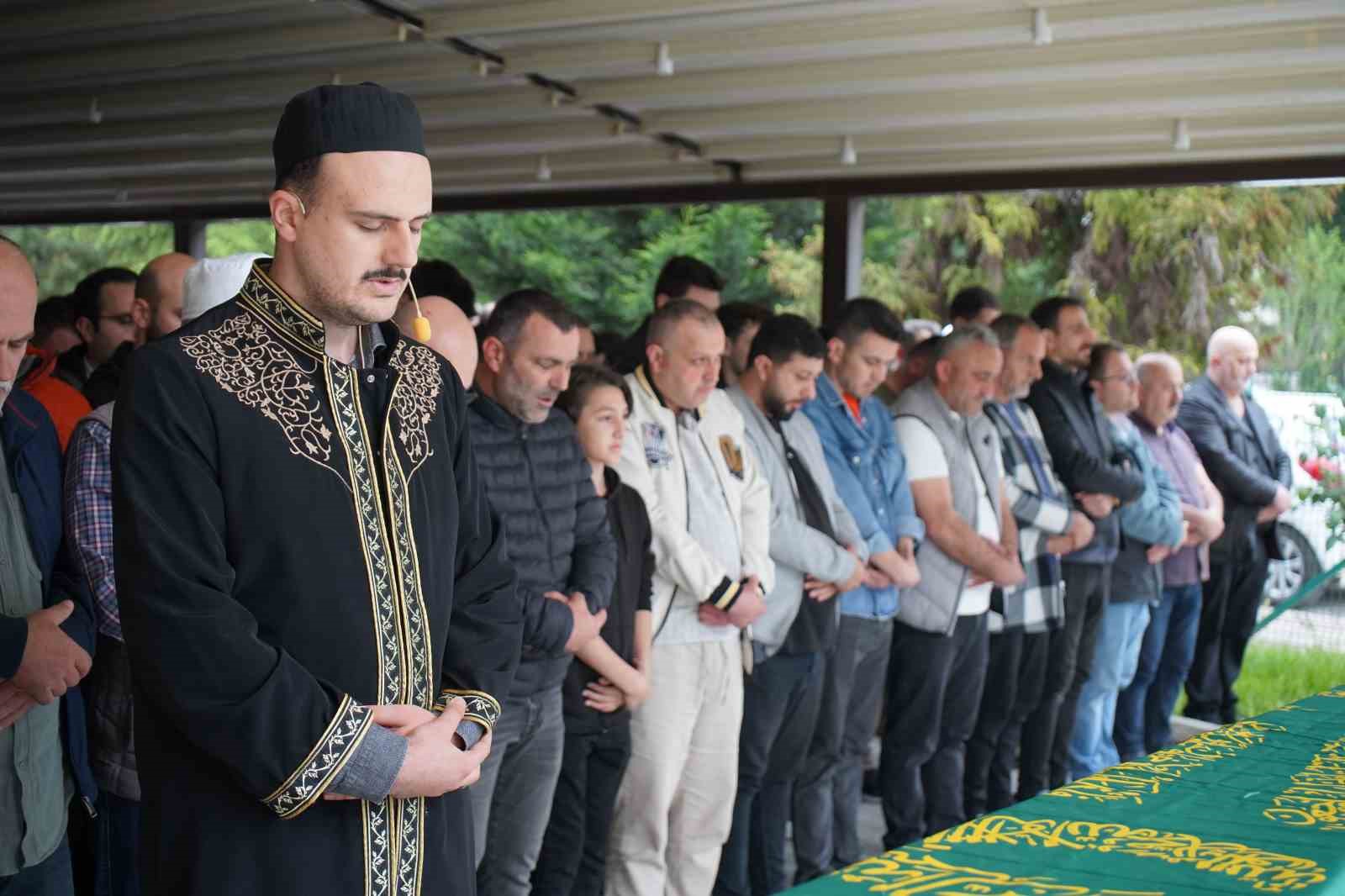 Kayseri’deki feci kazada hayatını kaybeden intern doktor Sakarya’da defnedildi