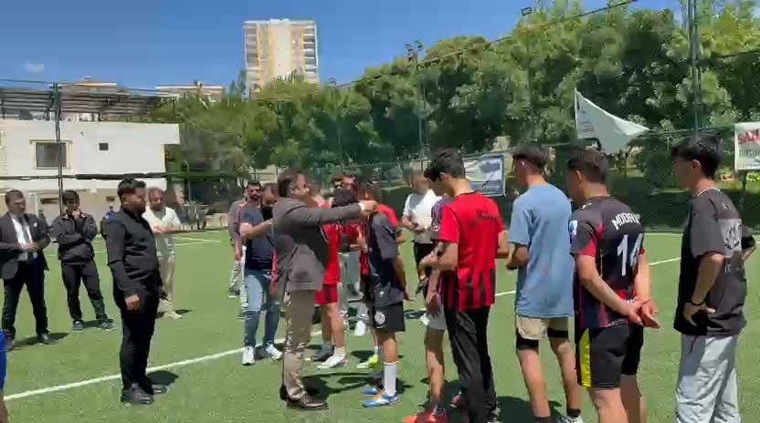 Diyarbakır&rsquo;da "Maarifin Kalbinde Marifetli Gen&ccedil;lik" temasıyla futbol turnuvası d&uuml;zenlendi
