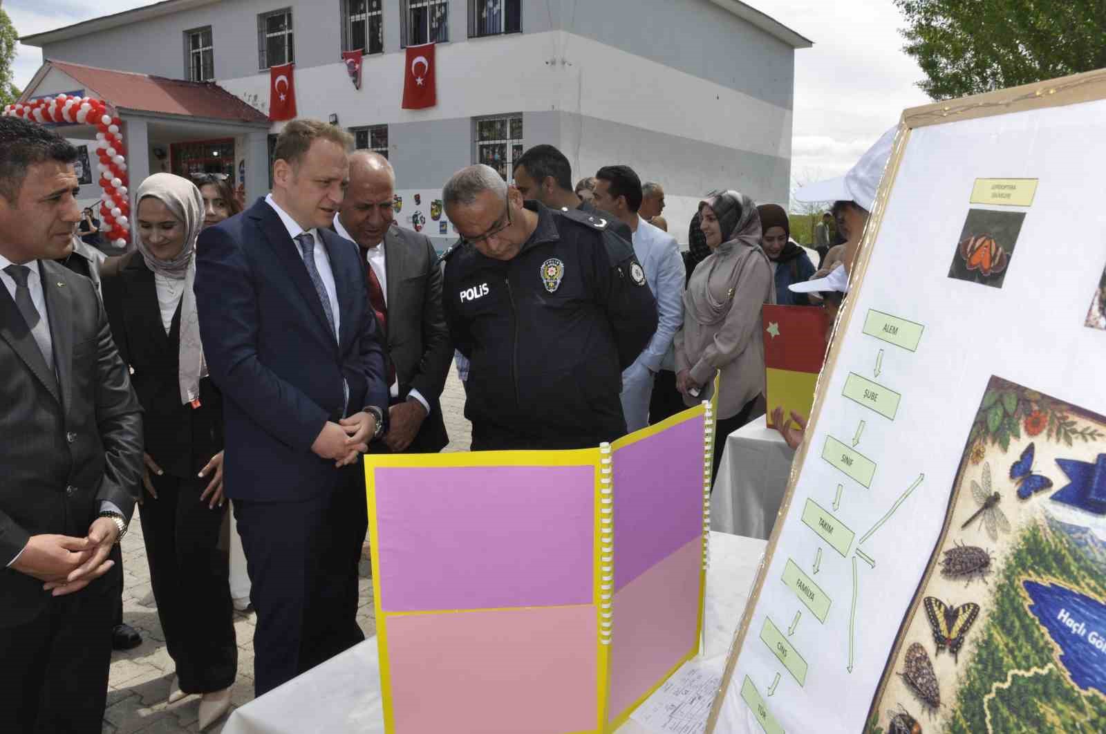 Cumhuriyet İlk ve Ortaokulu&rsquo;nda &lsquo;Bilim ve Sanat Ş&ouml;leni&rsquo; d&uuml;zenlendi
