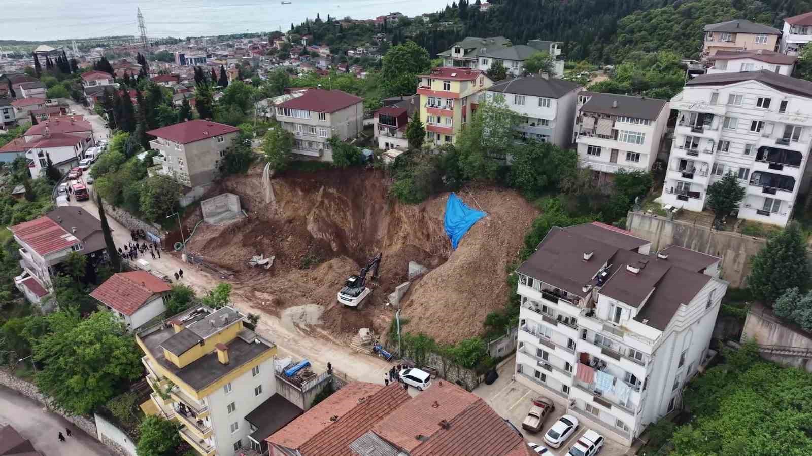 İzmit Belediyesi&rsquo;nden 56 kişiyi evinden eden toprak kaymasına ilişkin a&ccedil;ıklama
