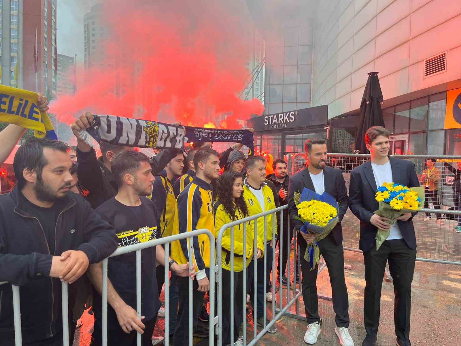 Fenerbahçe Erkek Basketbol Takımı, Final Four için Atina’ya uğurlandı