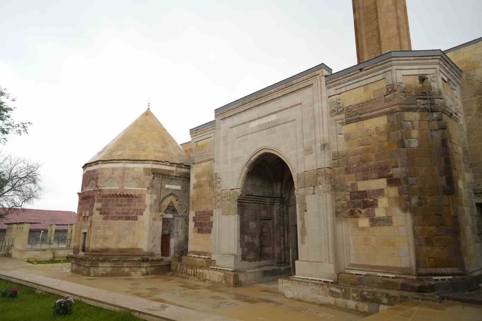 Niğde&rsquo;nin tarihi mirası Sungurbey Camii&rsquo;nde restorasyon tamamlandı
