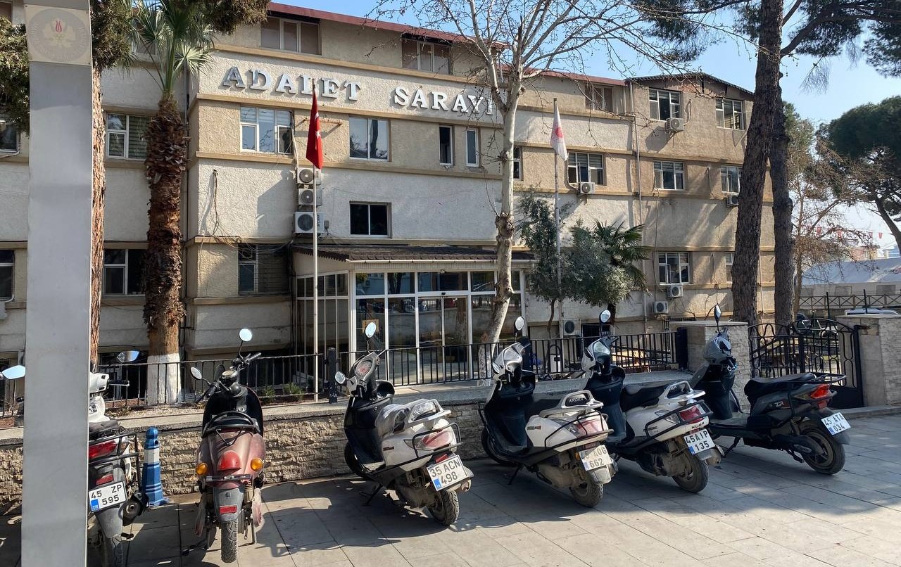 Alaşehir’de 21 kök kenevir ele geçirildi