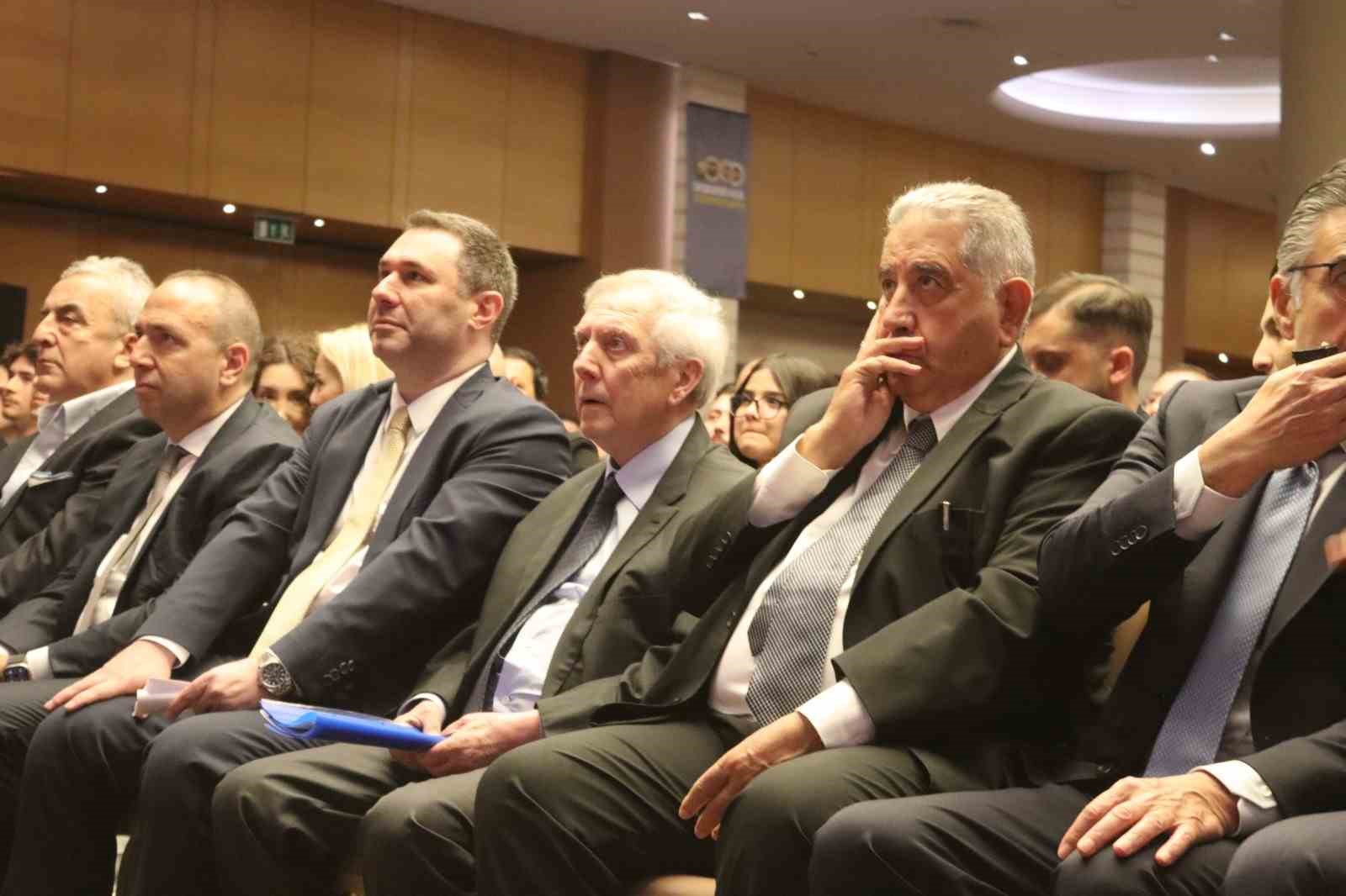 Aziz Yıldırım, İzmir’de kongre üyeleriyle bir araya geldi