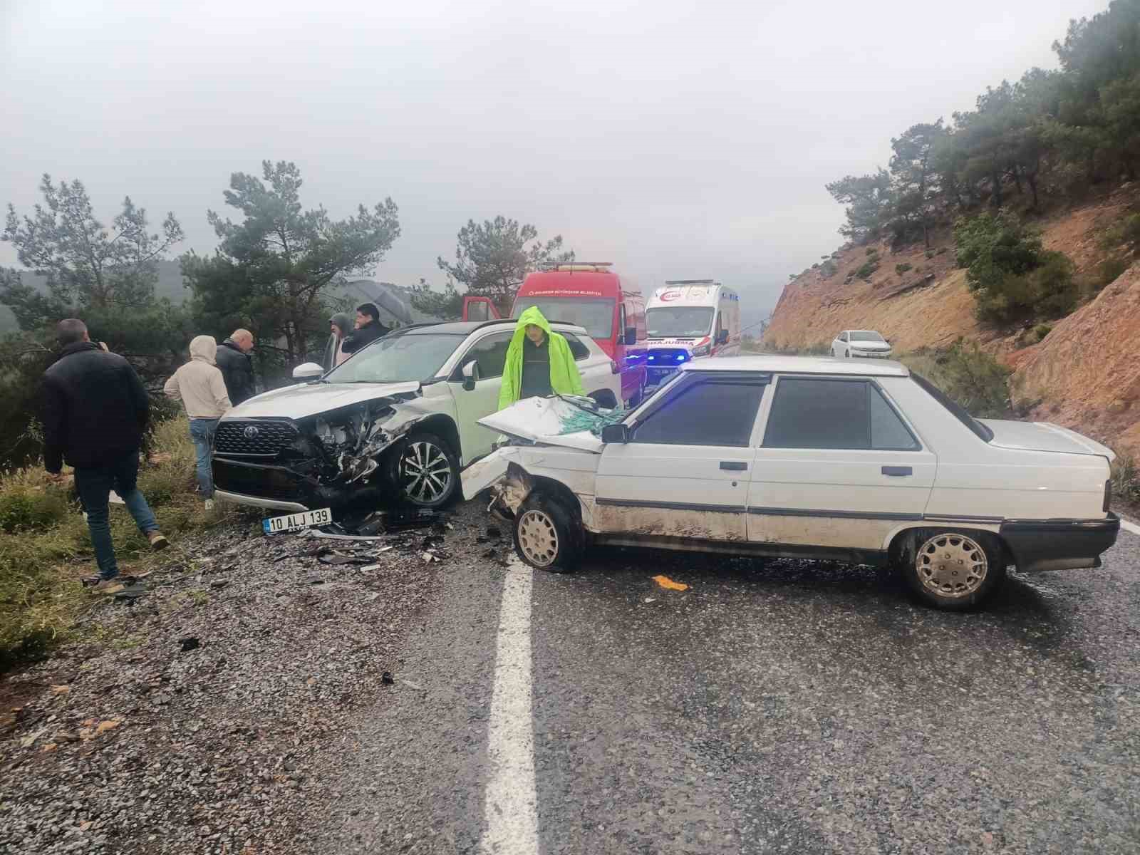 Havran’da iki otomobil çarpıştı: 1 yaralı