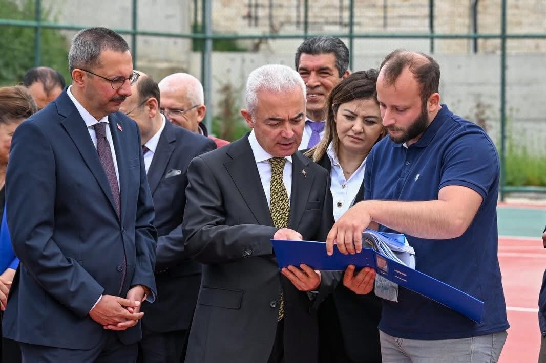 TOKİ Pınarhisar Ortaokulu inşaatı tamamlanma aşamasında
