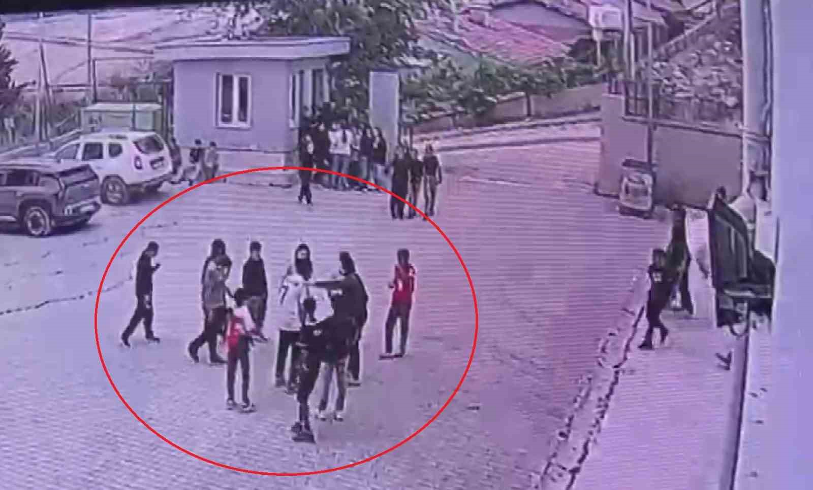 Poğa&ccedil;a yediği esnada nefes alamayan &ouml;ğrenciyi, &ouml;ğretmen heimlich manevrasıyla hayata tutundurdu
