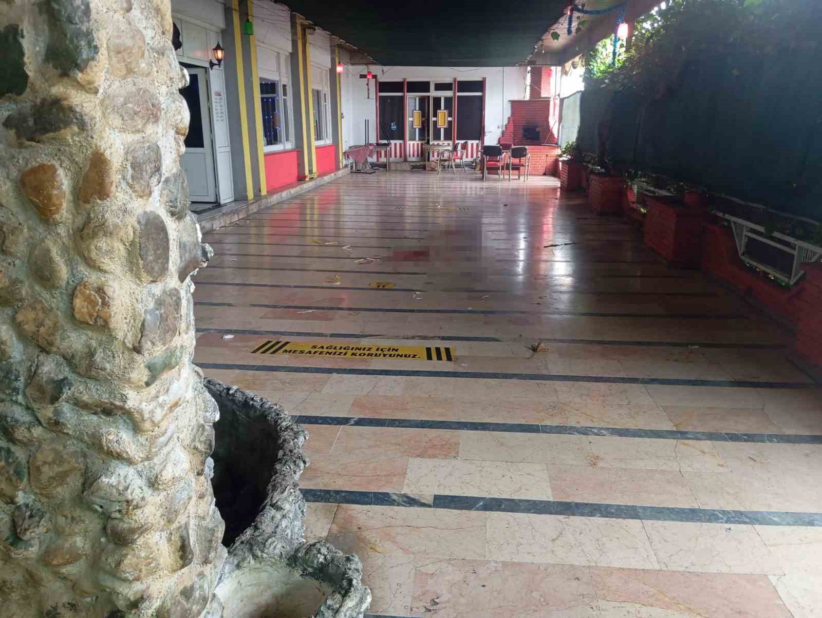 Otelde &ccedil;ıkan silahlı &ccedil;atışmada 2 kişi &ouml;ld&uuml;, 1 kişi ağır yaralandı
