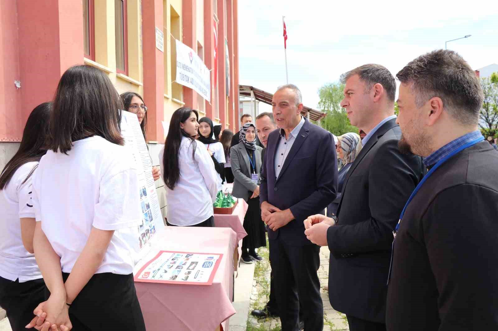 Yıl sonu sergisi şenliğe d&ouml;nd&uuml;
