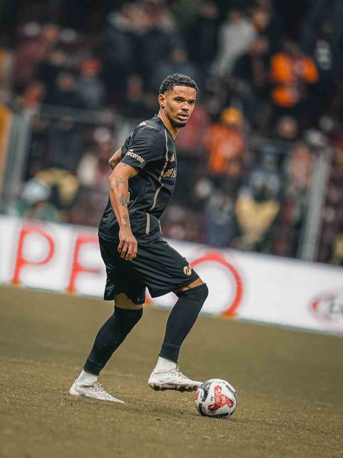 Kayserispor’da en golcü oyuncu Onugkha oldu