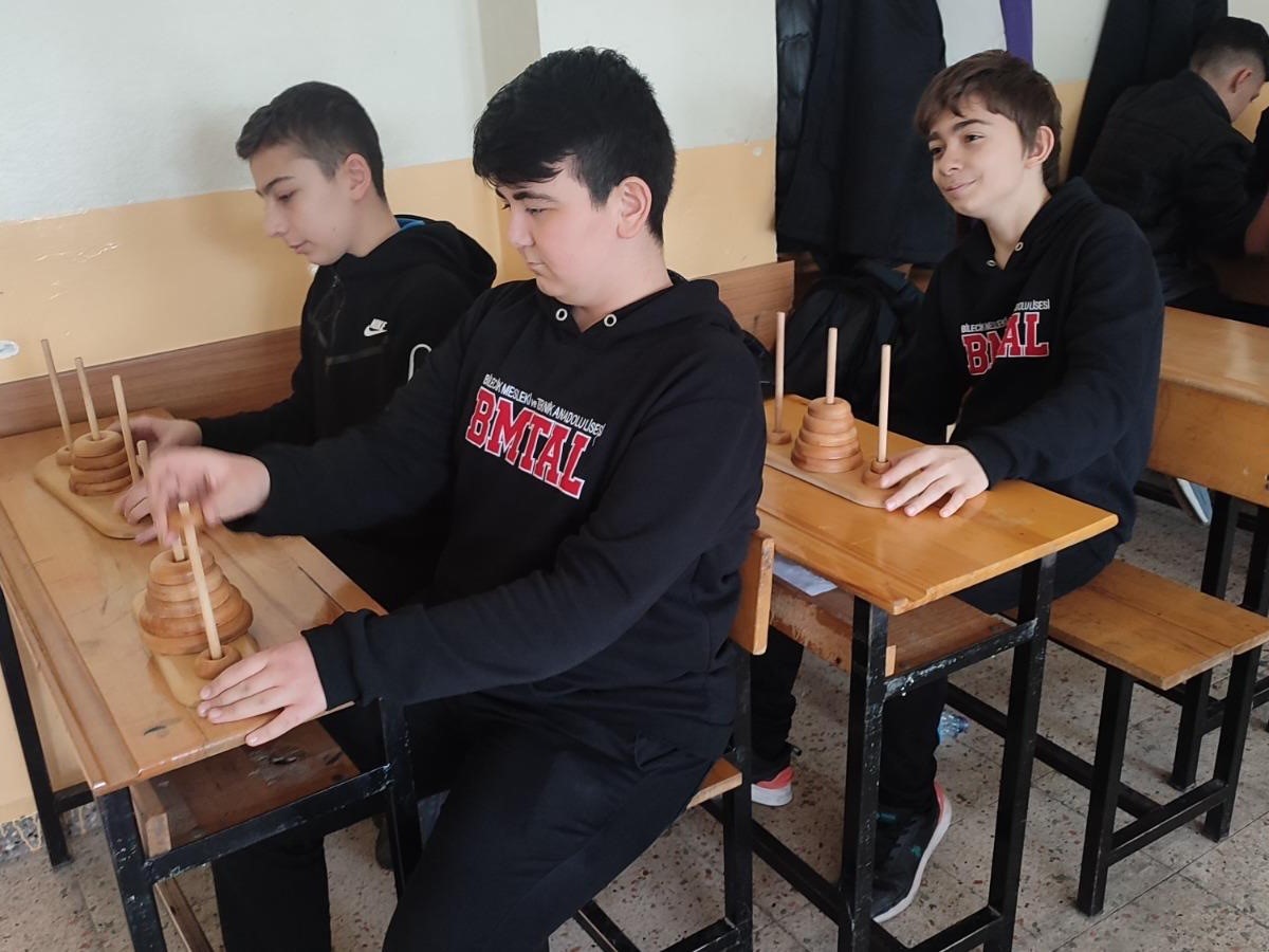 Bilecik’te öğrencilerin tasarladığı oyunlar okulda hayat buldu