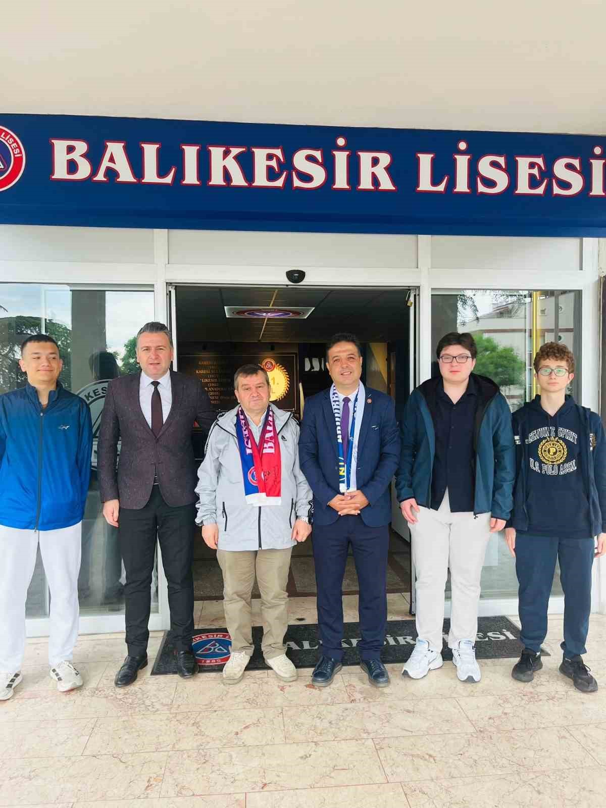 Asırlık tarihi liseler Balıkesir&rsquo;de buluştu
