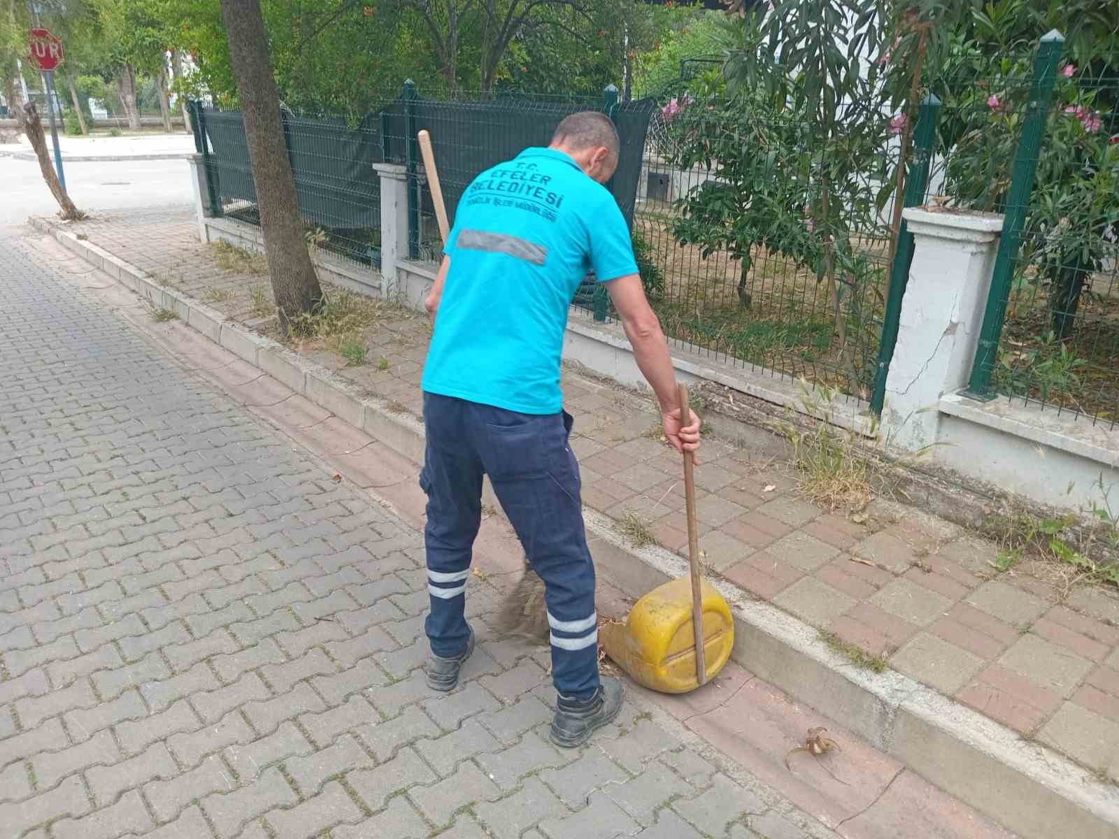 Efeler Belediyesi’nden bayram temizliği