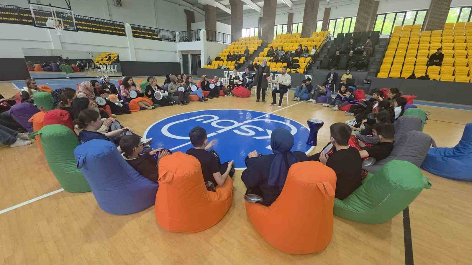 Kütahya’da işitme engelli bireyler ve öğrenciler "Ritimde Birlikteyiz" etkinliğinde buluştu