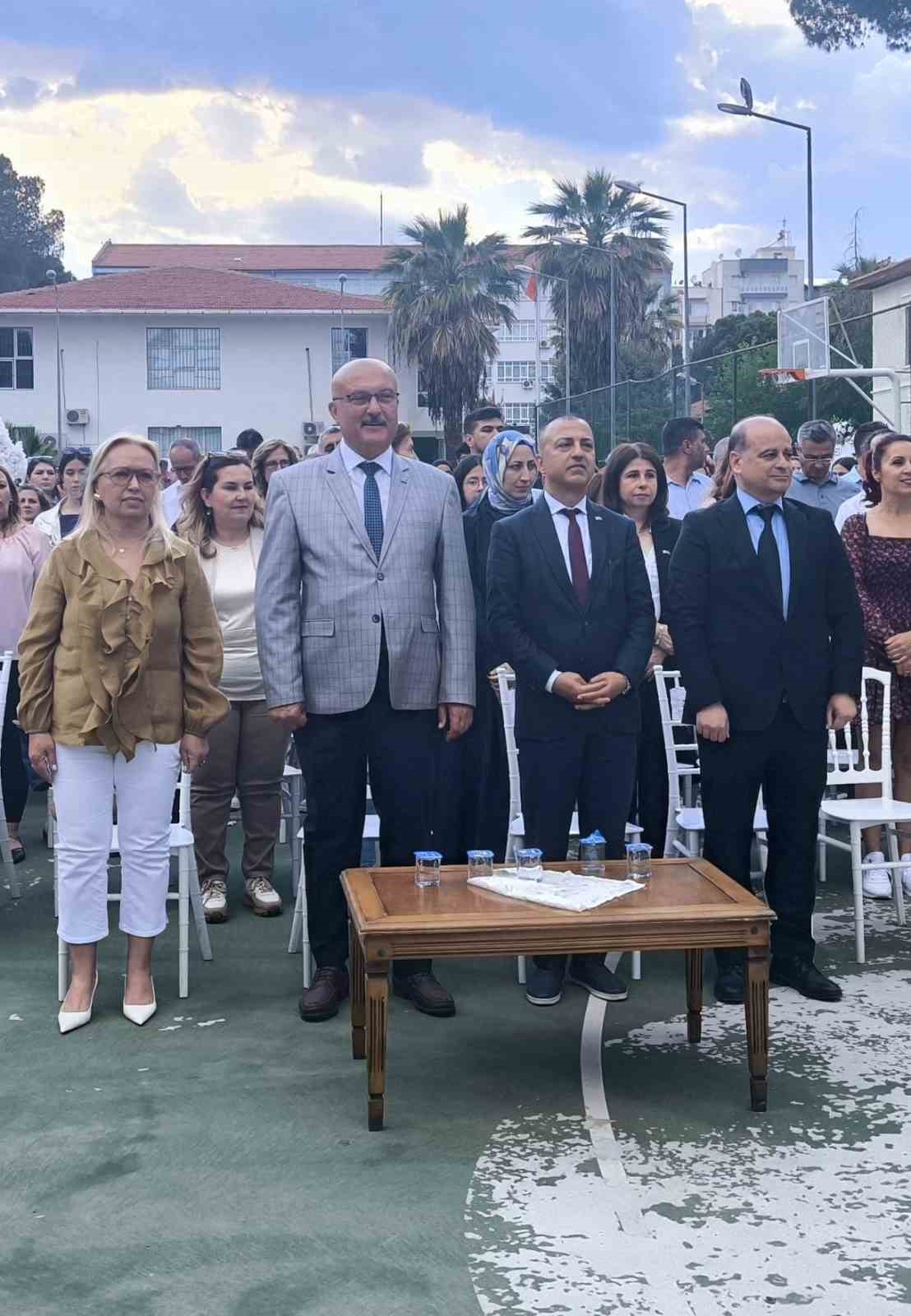 Aydın Lisesi’nde mezuniyet coşkusu