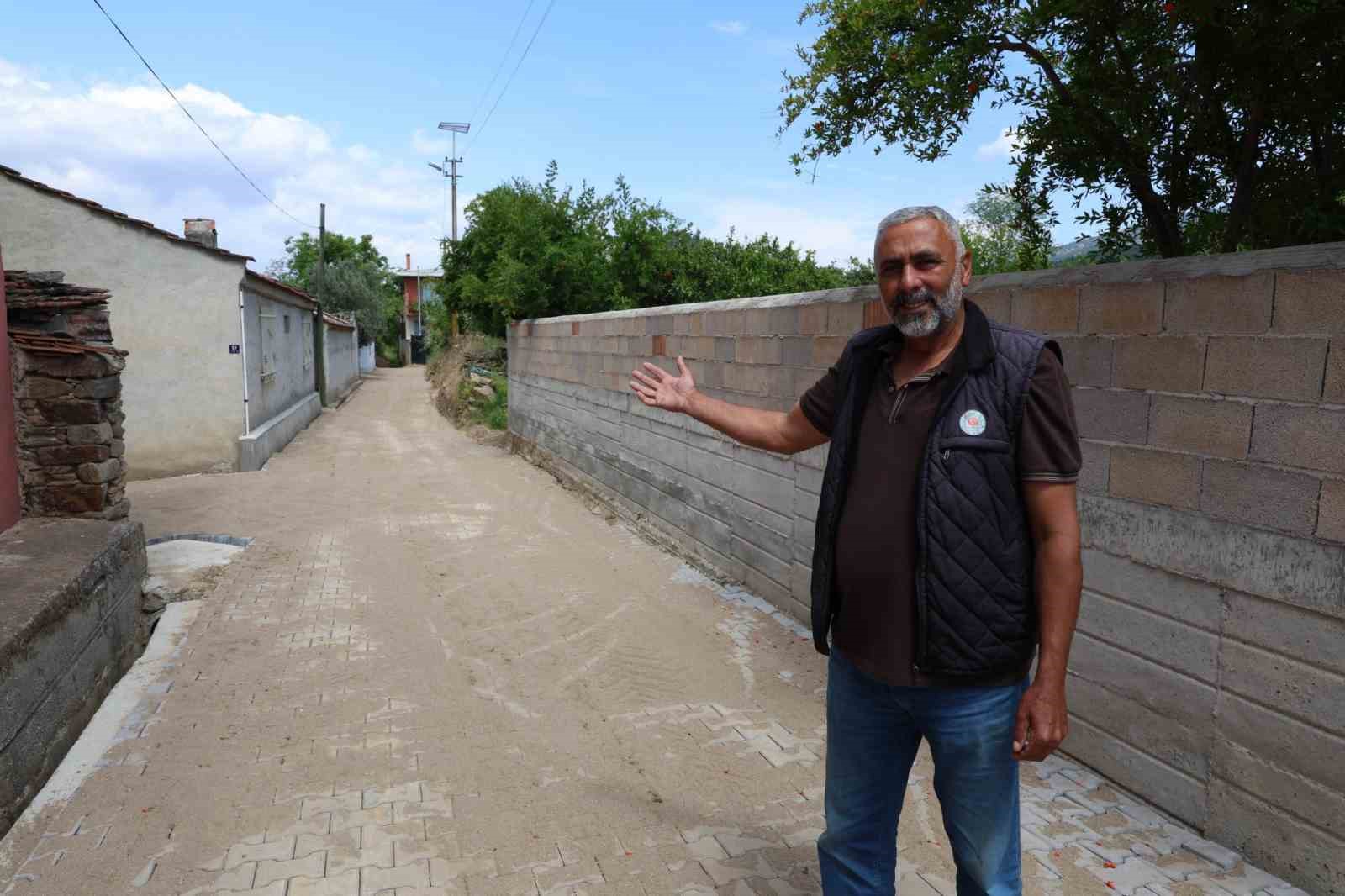Yazırlı&rsquo;da yollar yenileniyor
