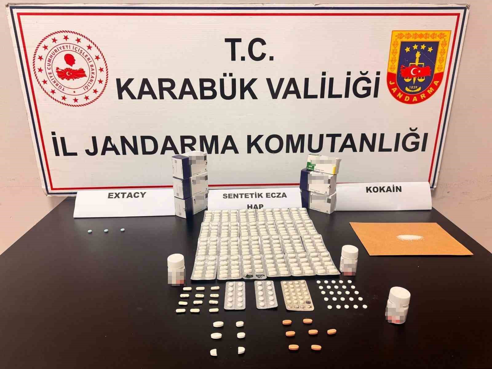 Uyuşturucu operasyonlarında 4 şüpheli yakalandı