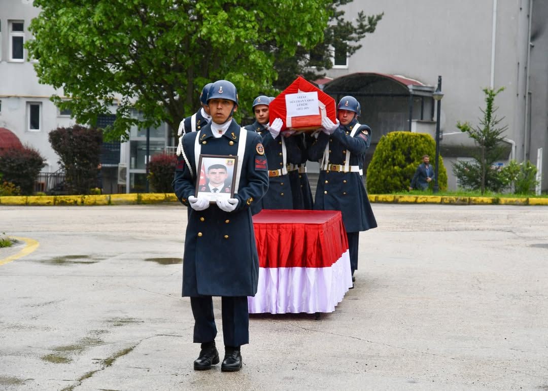 Genç yaşta vefat eden komutanın son mesajları ağlattı: "Öğrencilere burs verelim"