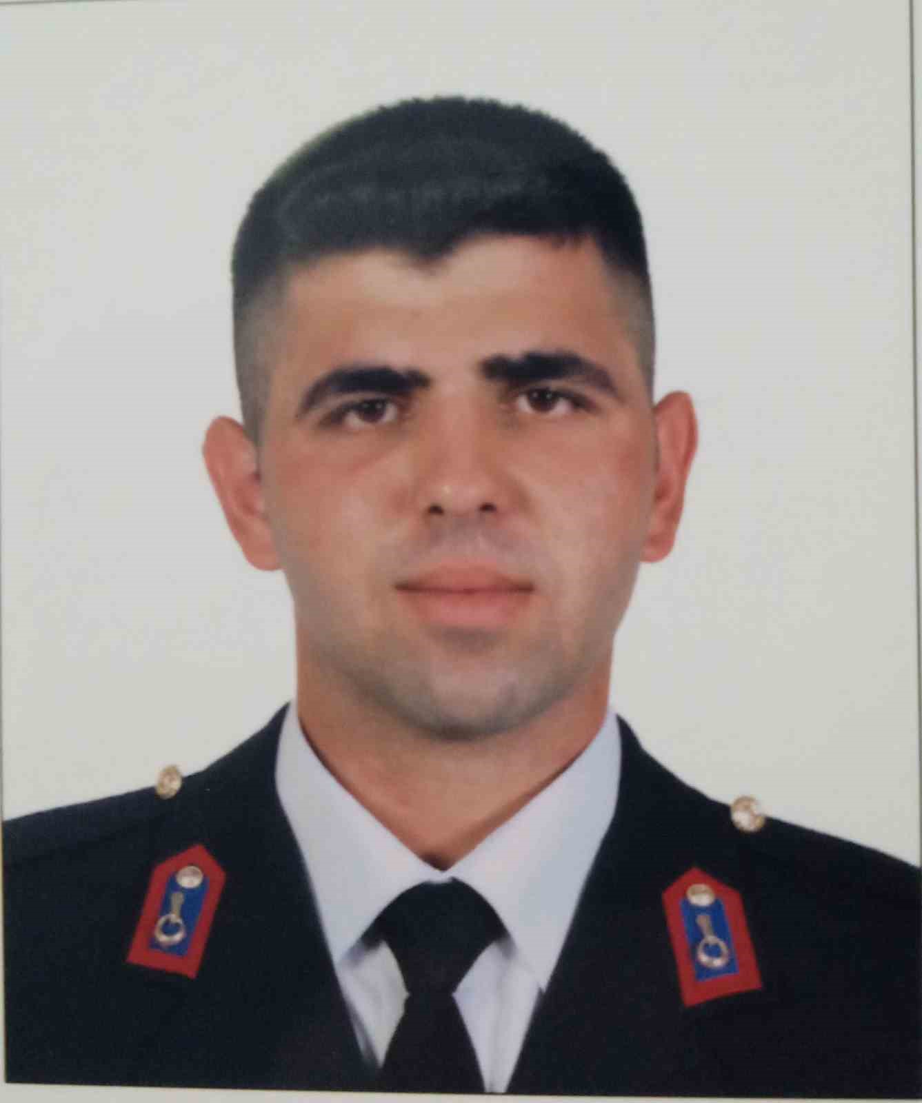 Gen&ccedil; yaşta vefat eden komutanın son mesajları ağlattı: "&Ouml;ğrencilere burs verelim"
